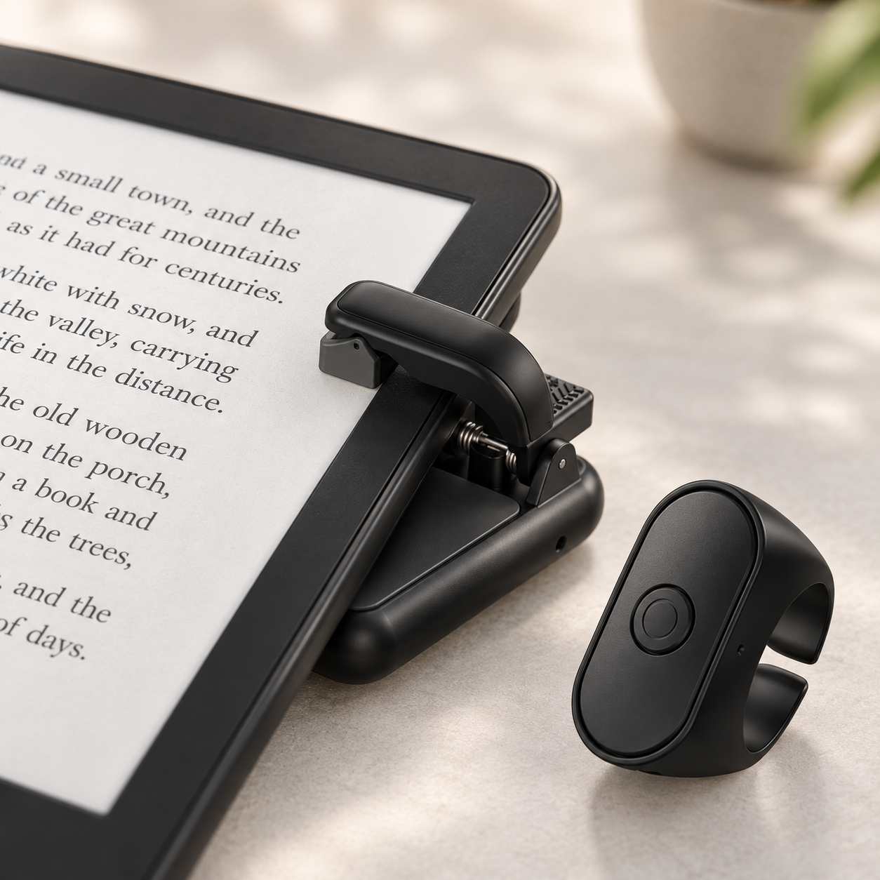 Screen contact tip and clip mechanism on an e-reader